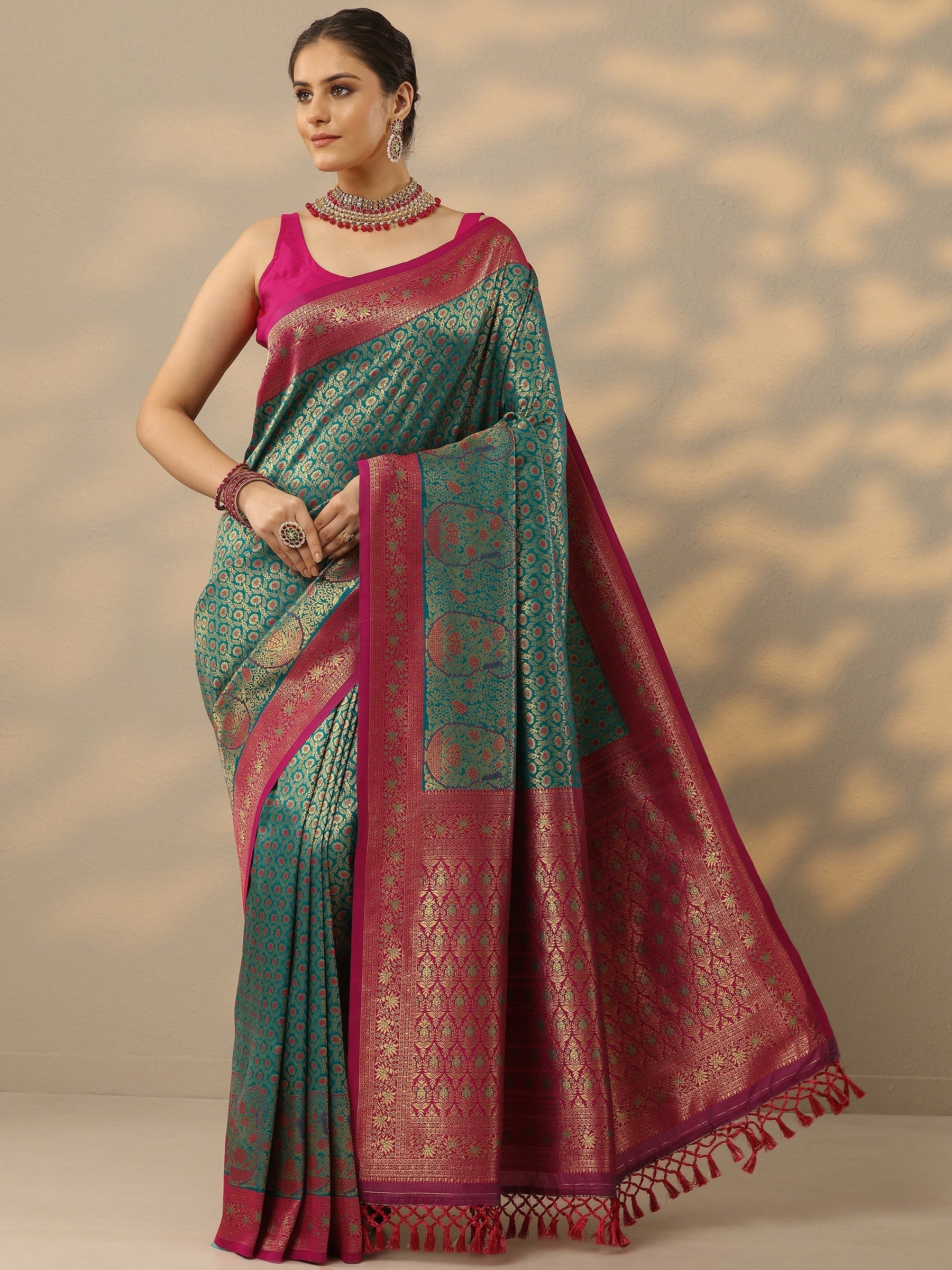 Green Woven Design Banarasi Silk Blend Saree With Unstitched Blouse Piece